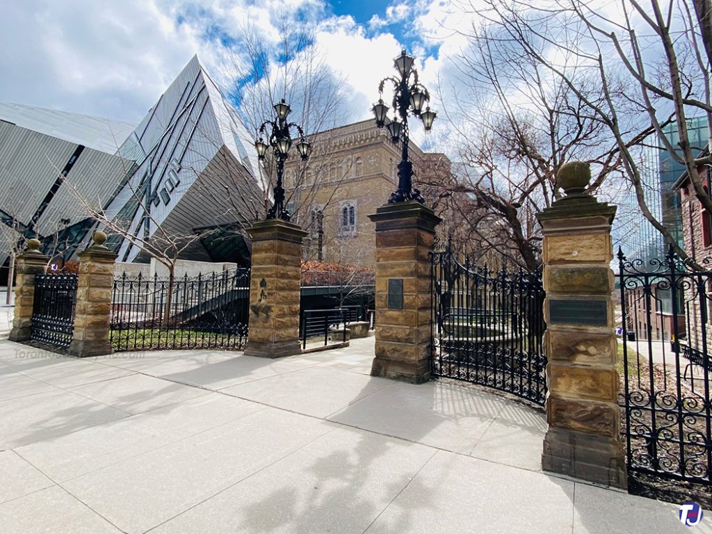2023 – Looking southeast towards the northern entrance of Philosopher's Walk on Bloor St W, located just west of the Royal Ontario Museum on the left and The Royal Conservatory of Music on the right